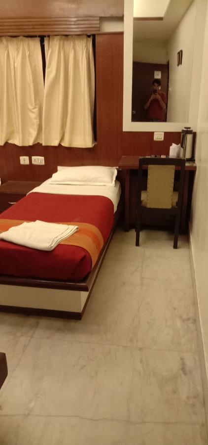 Hotel Aston Kalküta Dış mekan fotoğraf
