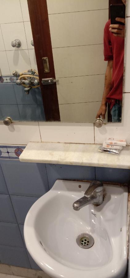 Hotel Aston Kalküta Dış mekan fotoğraf