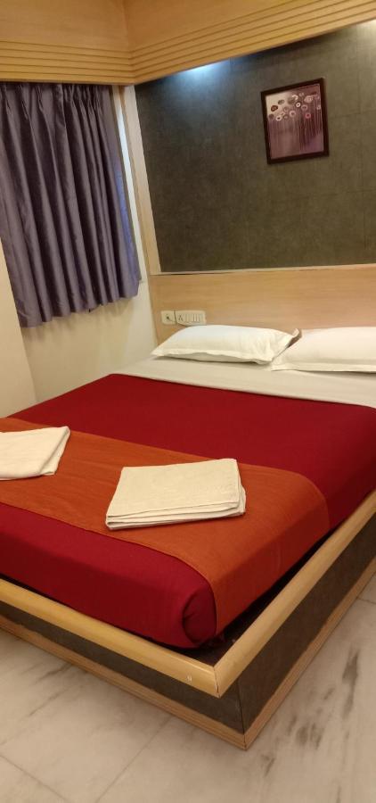 Hotel Aston Kalküta Dış mekan fotoğraf