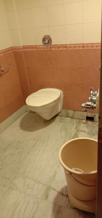 Hotel Aston Kalküta Dış mekan fotoğraf