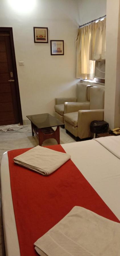 Hotel Aston Kalküta Dış mekan fotoğraf